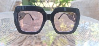 Gafas de sol GUccI negras y doradas