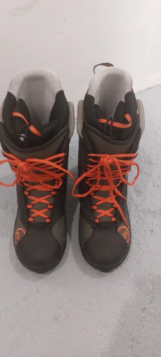 Tabla Snowboard Quechua con Funda, Botas, casco +