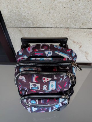 Mochila Totto ruedas. Incluye estuche a juego