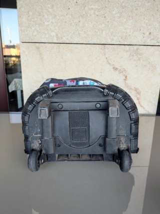 Mochila Totto ruedas. Incluye estuche a juego