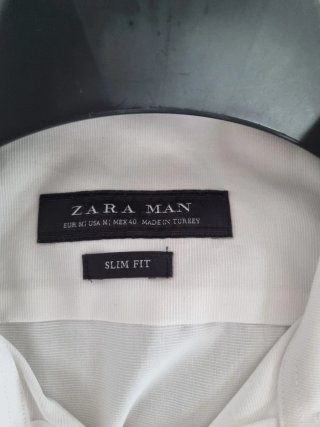 Traje Zara Man Azul con Camisa Blanca