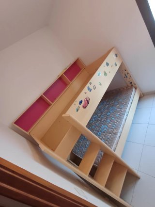 REGALO Litera infantil con estantería