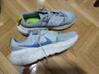 Zapatillas Nike Grises y Blancas
