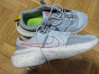 Zapatillas Nike Grises y Blancas