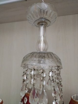Lámpara techo clásica de cristal tallado.
