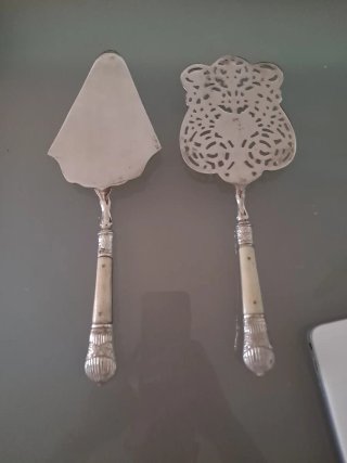 Dos palas antiguas inglesas