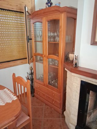 Se regala Mueble Comedor Madera