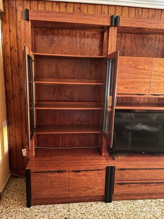 Se vende mueble de salón madera. Maciza