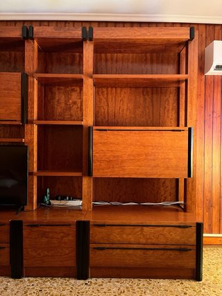Se vende mueble de salón madera. Maciza