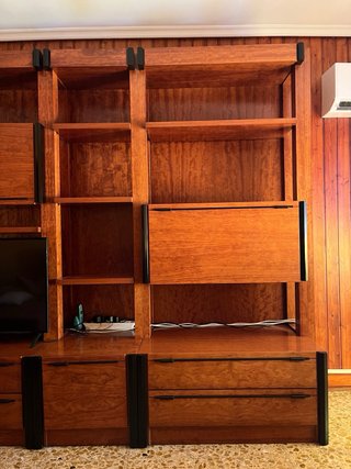 Se vende mueble de salón madera. Maciza