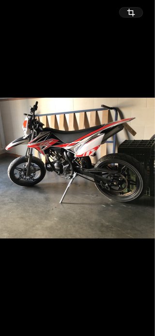 Moto Supermotard 49cc Negra y Roja