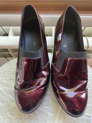 Zapatos burdeos charol elásticos