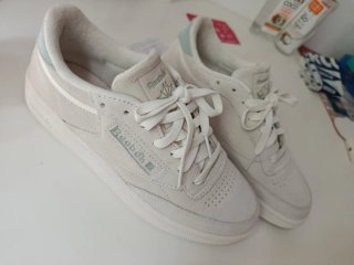 Reebok Cuero Beige/Blanco Talla 39 Nuevos.