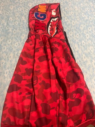 Sudadera BAPE Roja Camuflaje Tiburón