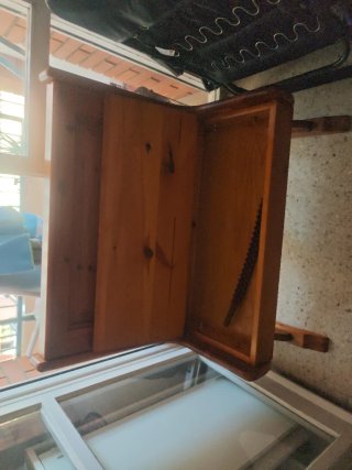 Banco de madera estilo mecedora