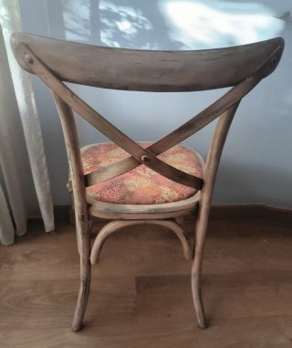 Silla vintage respaldo X madera beige y rosa