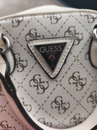 Bolso Guess pequeño estampado blanco y marrón