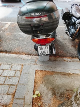 Suzuki Burgman 400 Maxi Scooter
