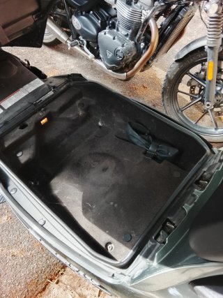Suzuki Burgman 400 Maxi Scooter