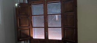 Puerta doble madera maciza balcón