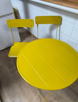Mesa y 2 Sillas Amarillas Ikea