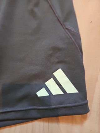 Pantalón Corto Real Madrid Adidas Verde Oliva