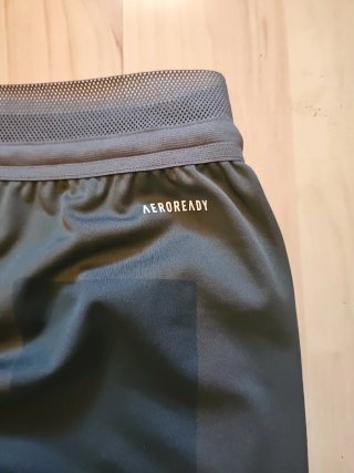 Pantalón Corto Real Madrid Adidas Verde Oliva