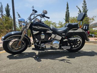 Harley Davidson Softail Heritage Negra
