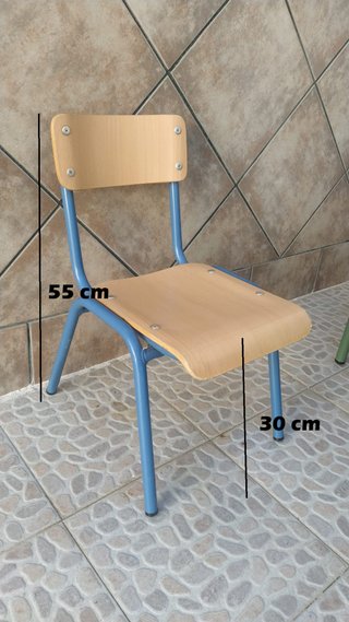 Mesa y sillas escolares infantiles