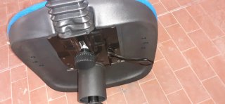 Sedia da ufficio blu e nera