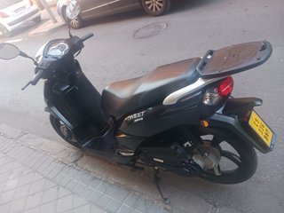 Peugeot Tweet 2022 Negra