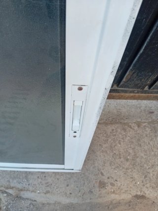 Ventana corredera de aluminio blanca