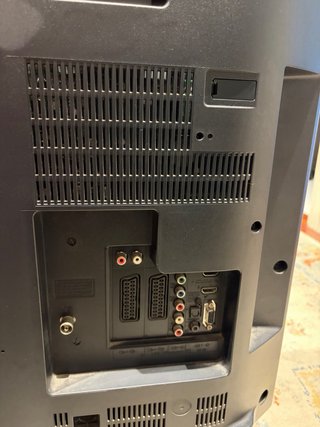 2 TVs: LG 26” y Sony 37”
