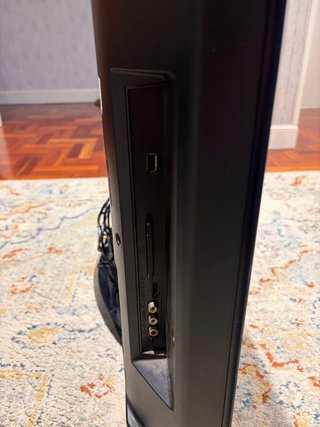 2 TVs: LG 26” y Sony 37”