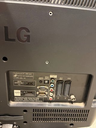 2 TVs: LG 26” y Sony 37”