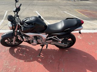 Yamaha FZ6 Naked Negra/Plata