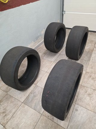 Dunlop Slicks 235/640R18 C98DX
