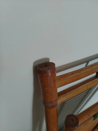 Sedia pieghevole in bambù e legno