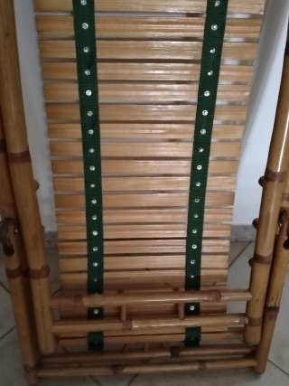 Sedia pieghevole in bambù e legno