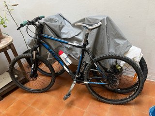 Bicicleta Trek 3700 Negra y Azul