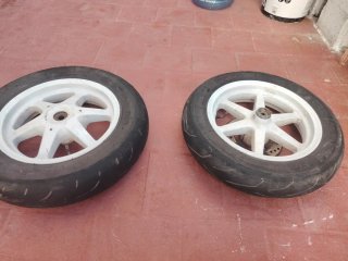 Ruedas Jog RR con neumáticos circuito