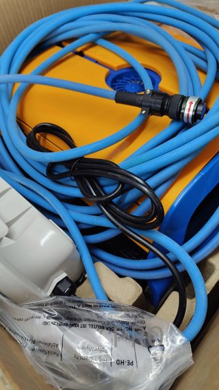 Limpiafondos SCIPY, Limpiador de Piscinas, Limpiafondos Automático