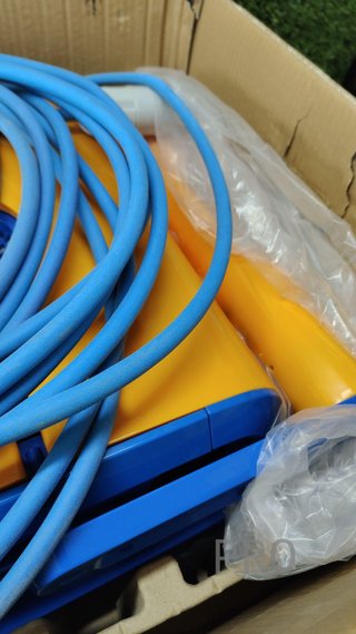 Limpiafondos SCIPY, Limpiador de Piscinas, Limpiafondos Automático