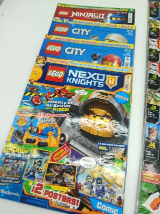 Lote 11 revistas Lego