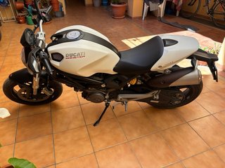 Ducati Monster 696 +ABS