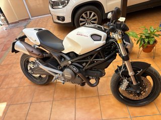 Ducati Monster 696 +ABS