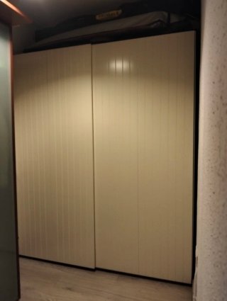 Armario puertas correderas beige