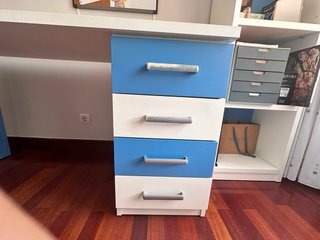 Escritorio juvenil blanco y azul