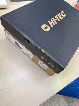 Botas de senderismo Hi-Tec grises y verdes