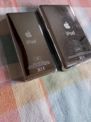 Apple iPod 5a Gen 30GB Nero + 1a Gen